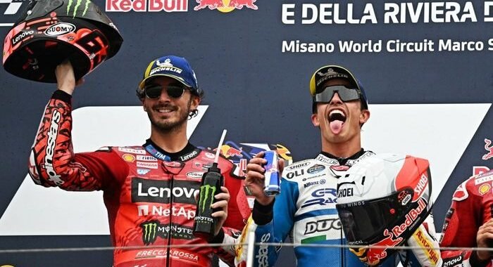 Kebingungan Francesco Bagnaia Saat Jorge Martin Ganti Motor pada MotoGP San Marino di Tengah Ledekan Marc Marquez karena Hujan Turun